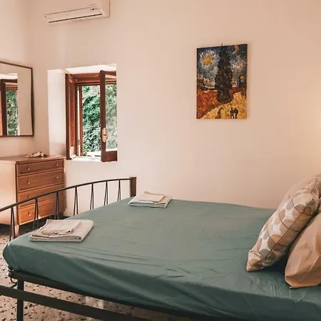 Villa A Con Giardino E Discesa A Mare *