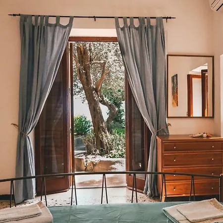 Villa A Con Giardino E Discesa A Mare