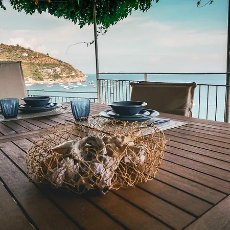 A Con Giardino E Discesa A Mare Nerano
