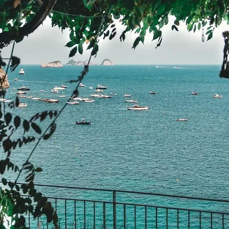 A Con Giardino E Discesa A Mare Nerano